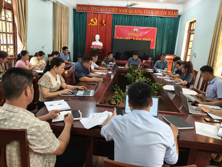 Kinh tế - Chính trị