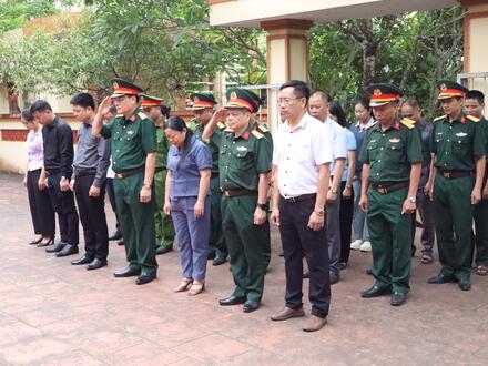 Kinh tế - Chính trị