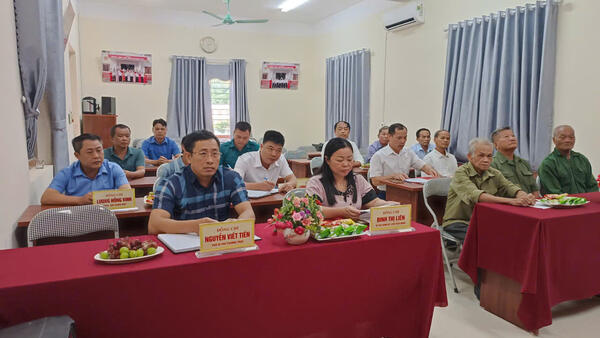 ĐẢNG ỦY XÃ KHÁNG CHIẾN TỔ CHỨC LỄ TRAO TẶNG HUY HIỆU ĐẢNG ĐỢT 02/9/2025