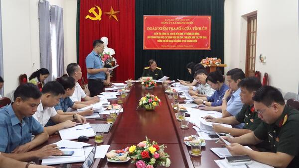 ĐOÀN KIỂM TRA SỐ 5 CỦA TỈNH ỦY KIỂM TRA CÔNG TÁC BẢO VỆ NỀN TẢNG TƯ TƯỞNG CỦA ĐẢNG TẠI XÃ KHÁNG CHIẾN