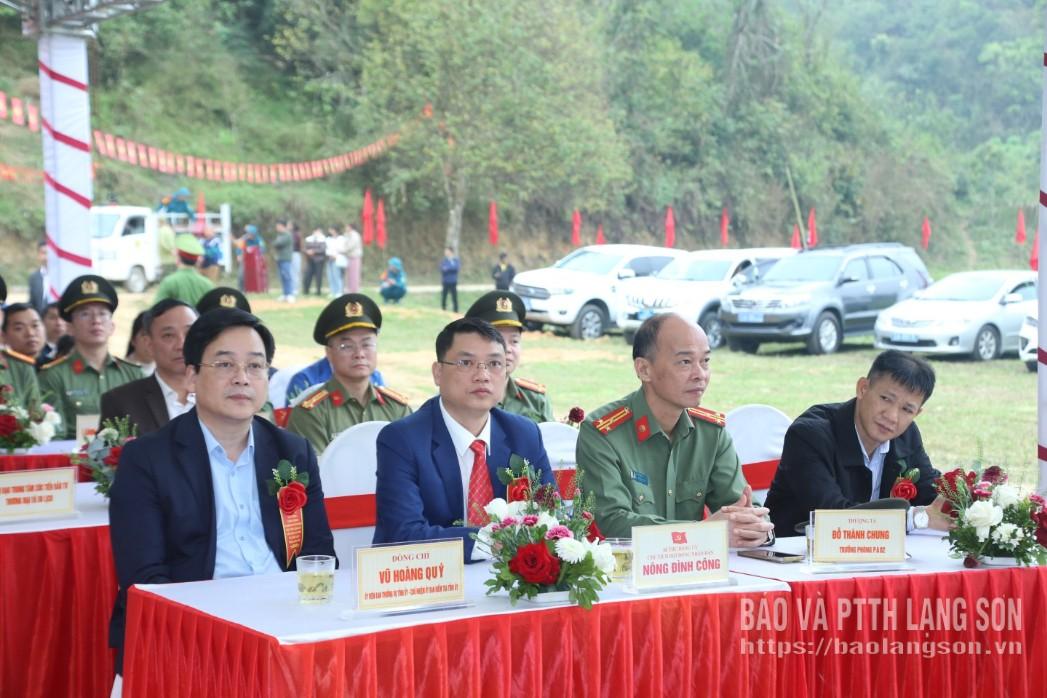 Các đại biểu dự lễ khởi công tại xã Quốc Việt